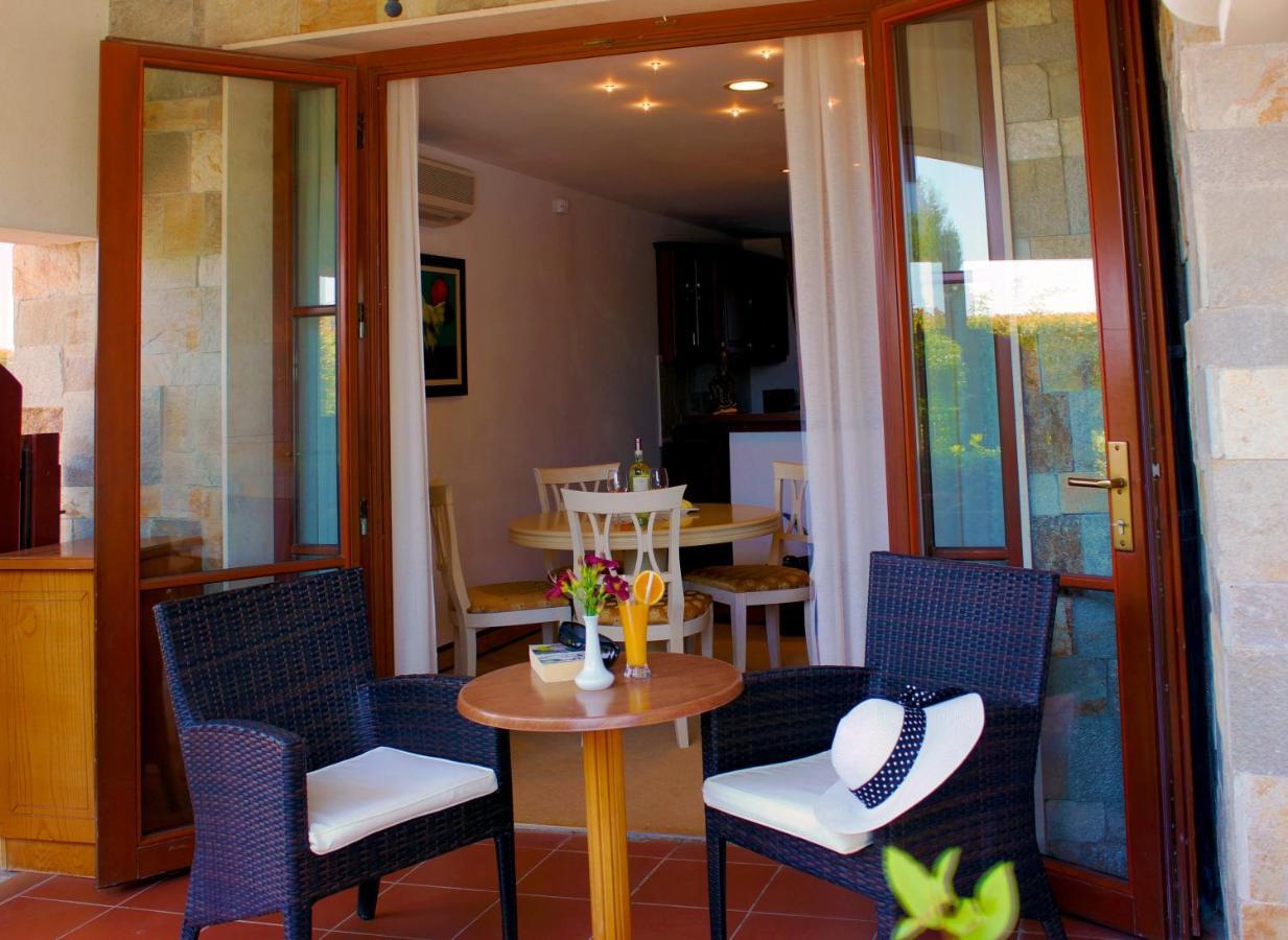 Helena Vip Villas And Suites ซันนีบีช ภายนอก รูปภาพ