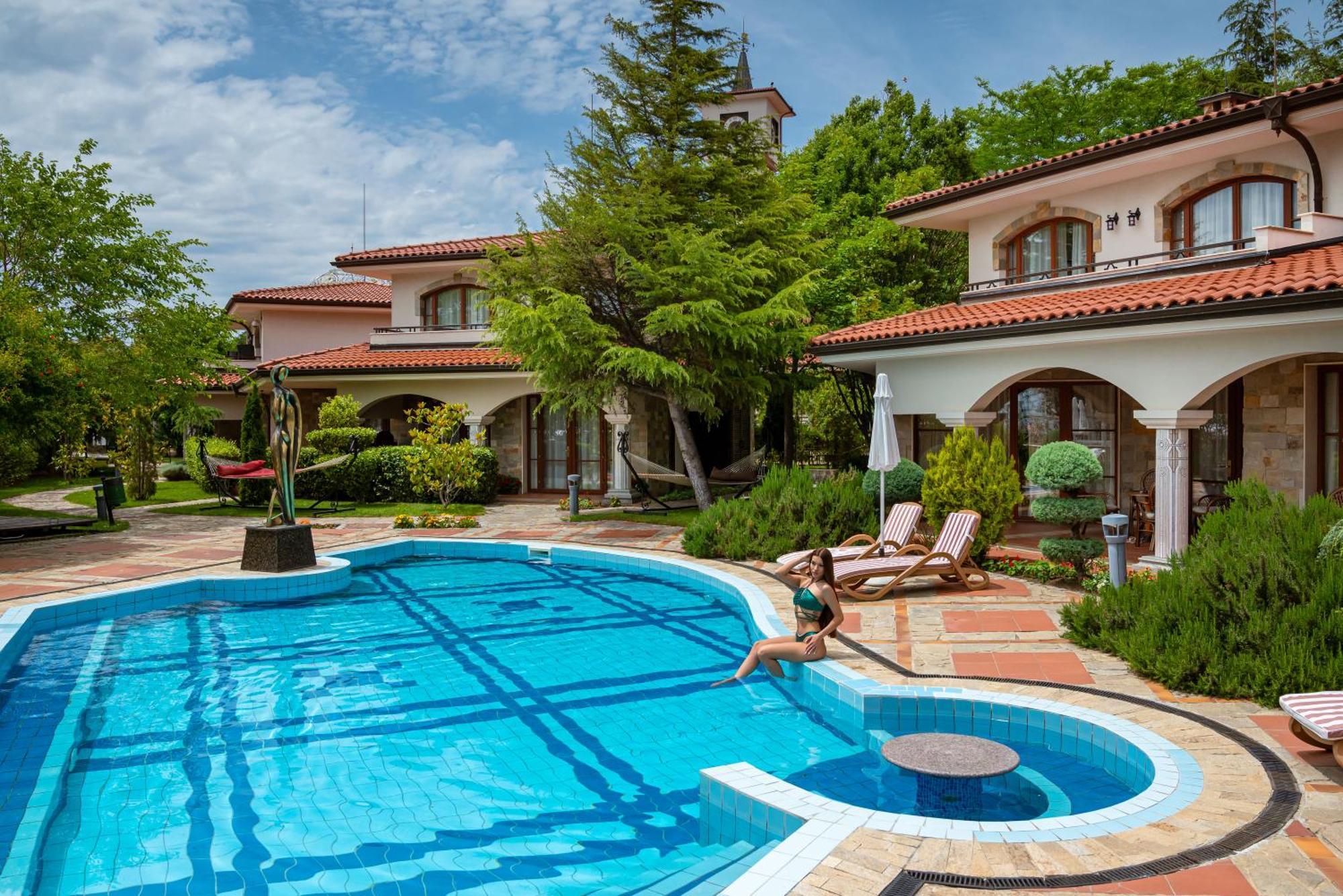 Helena Vip Villas And Suites ซันนีบีช ภายนอก รูปภาพ