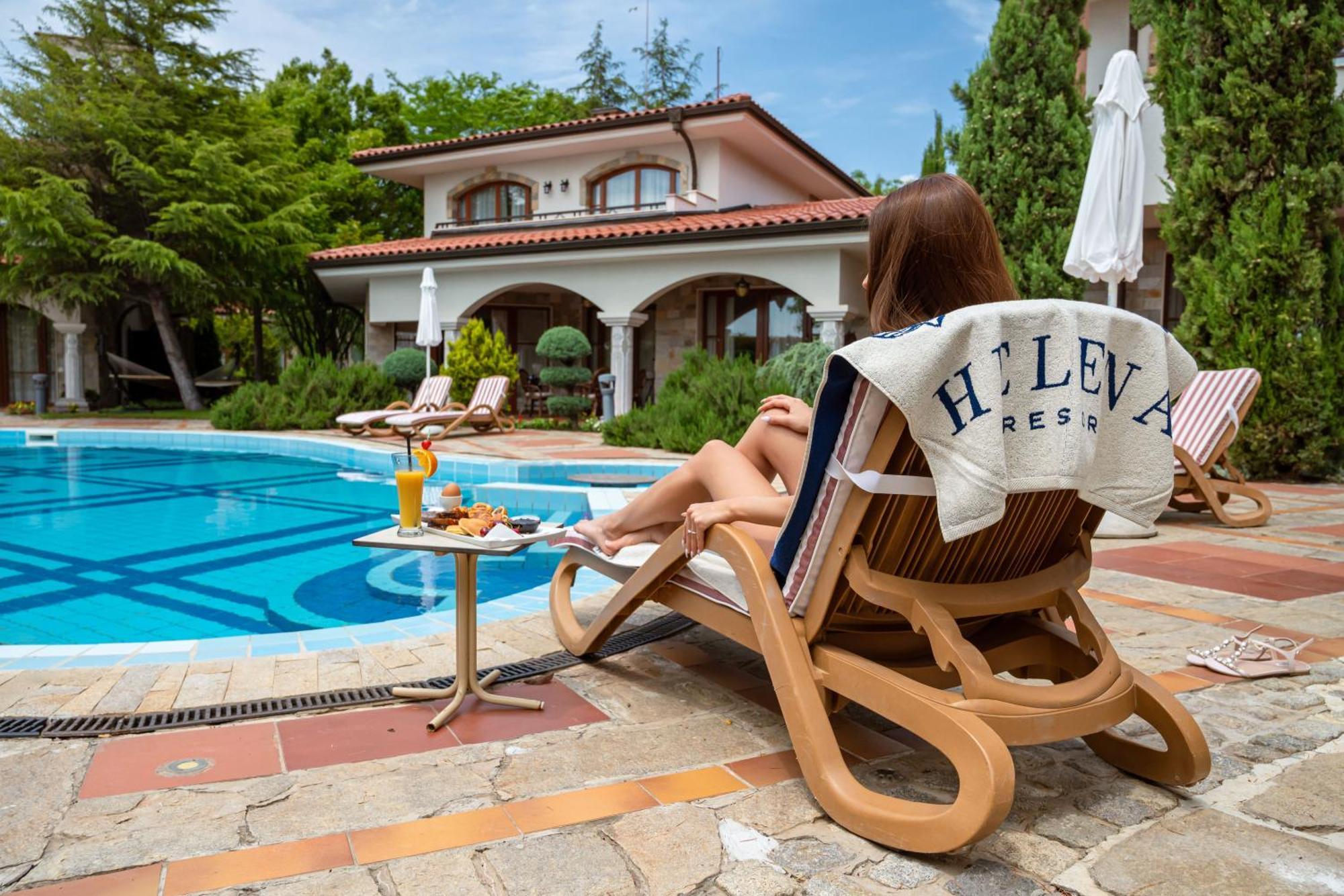 Helena Vip Villas And Suites ซันนีบีช ภายนอก รูปภาพ
