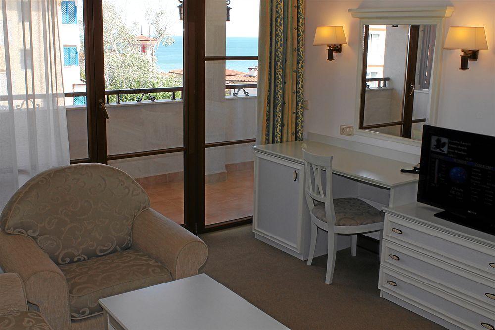 Helena Vip Villas And Suites ซันนีบีช ภายนอก รูปภาพ