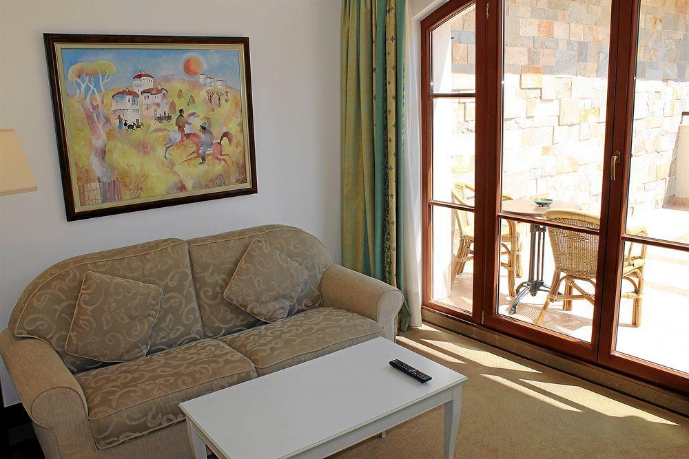 Helena Vip Villas And Suites ซันนีบีช ภายนอก รูปภาพ