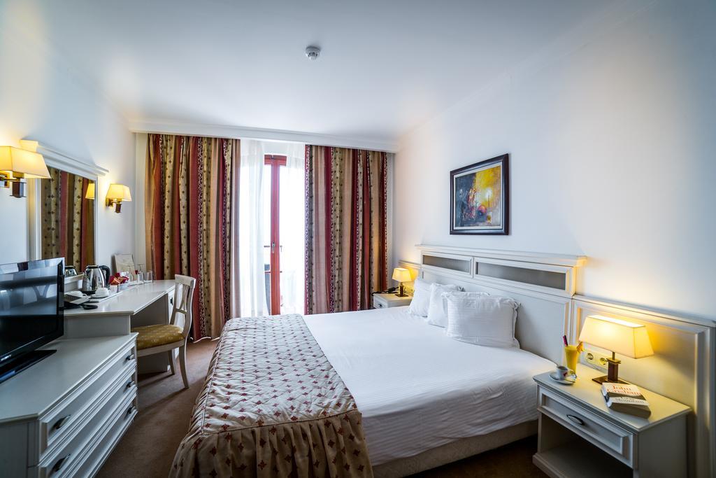 Helena Vip Villas And Suites ซันนีบีช ภายนอก รูปภาพ