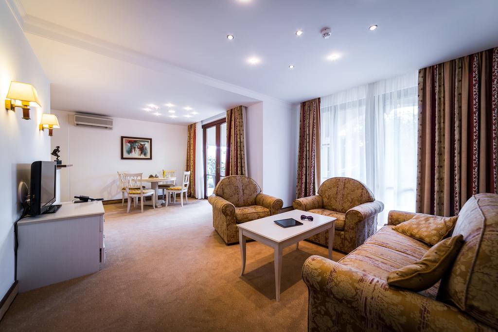 Helena Vip Villas And Suites ซันนีบีช ภายนอก รูปภาพ