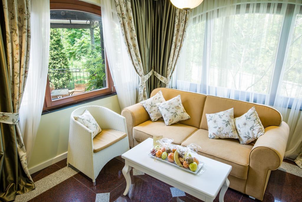 Helena Vip Villas And Suites ซันนีบีช ภายนอก รูปภาพ
