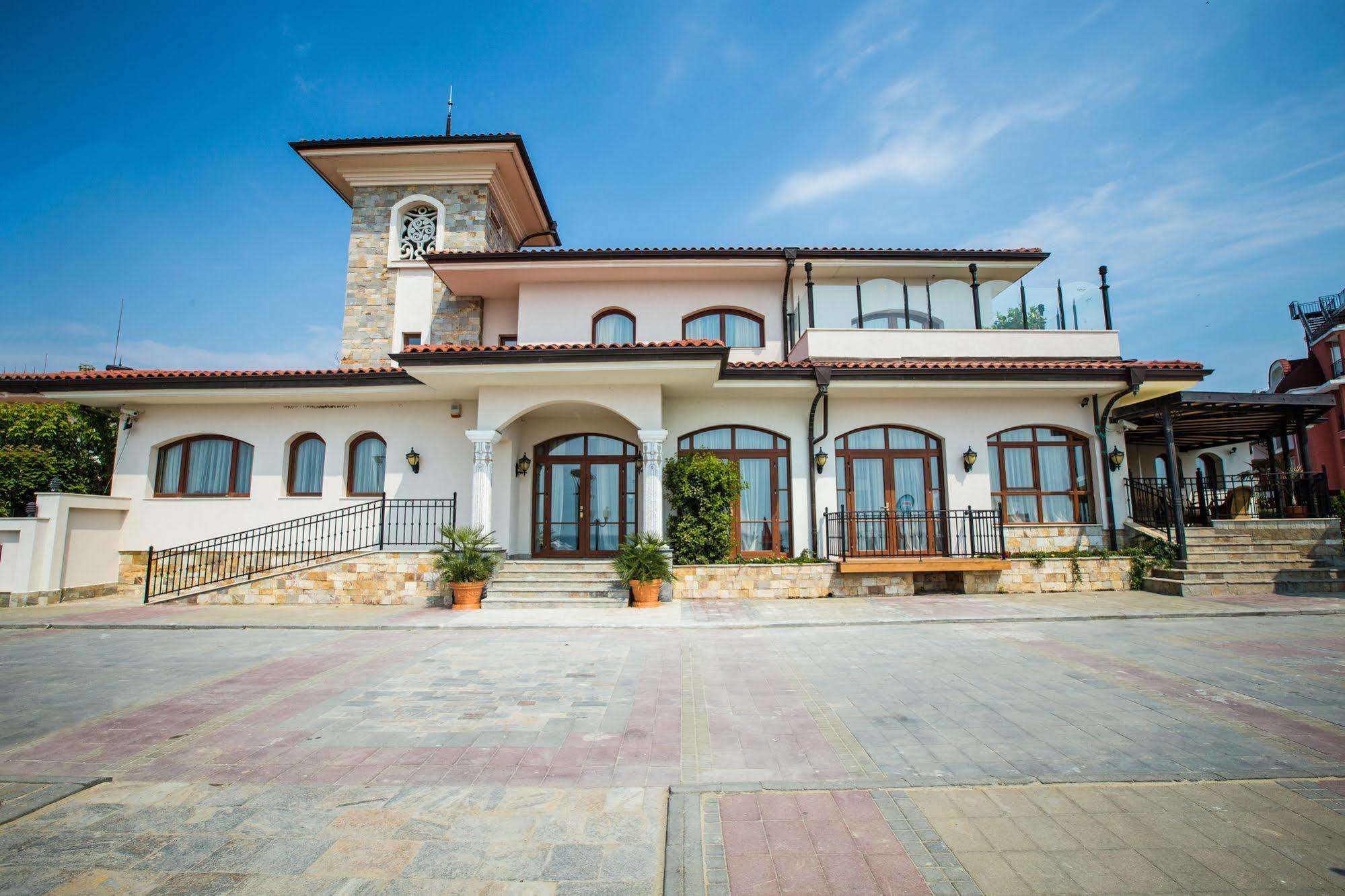 Helena Vip Villas And Suites ซันนีบีช ภายนอก รูปภาพ